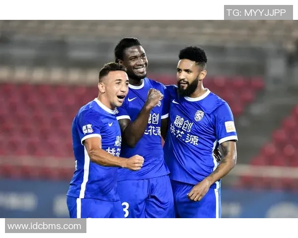 武汉羽毛球队在欧锦赛积分榜上以72分稳居第一名表现出色