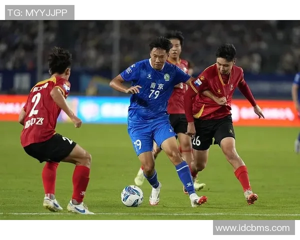 南京足球队的团队协作揭秘：如何在赛场上实现完美配合与默契合作