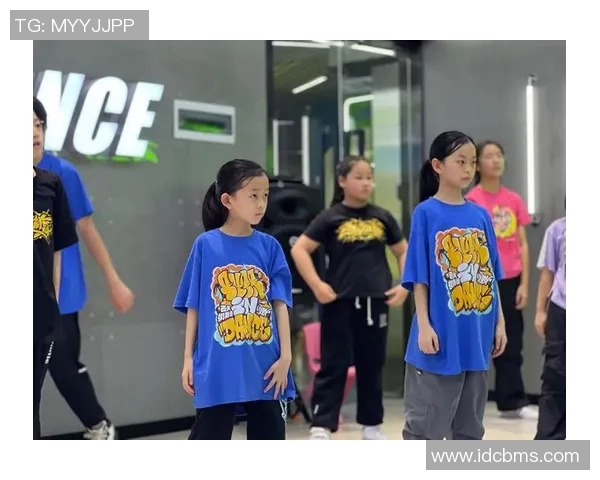 深圳街舞队的转型之路:探索街舞文化的深层变革与发展 深圳街舞队的转型之路:探索街舞文化的深层变革与发展